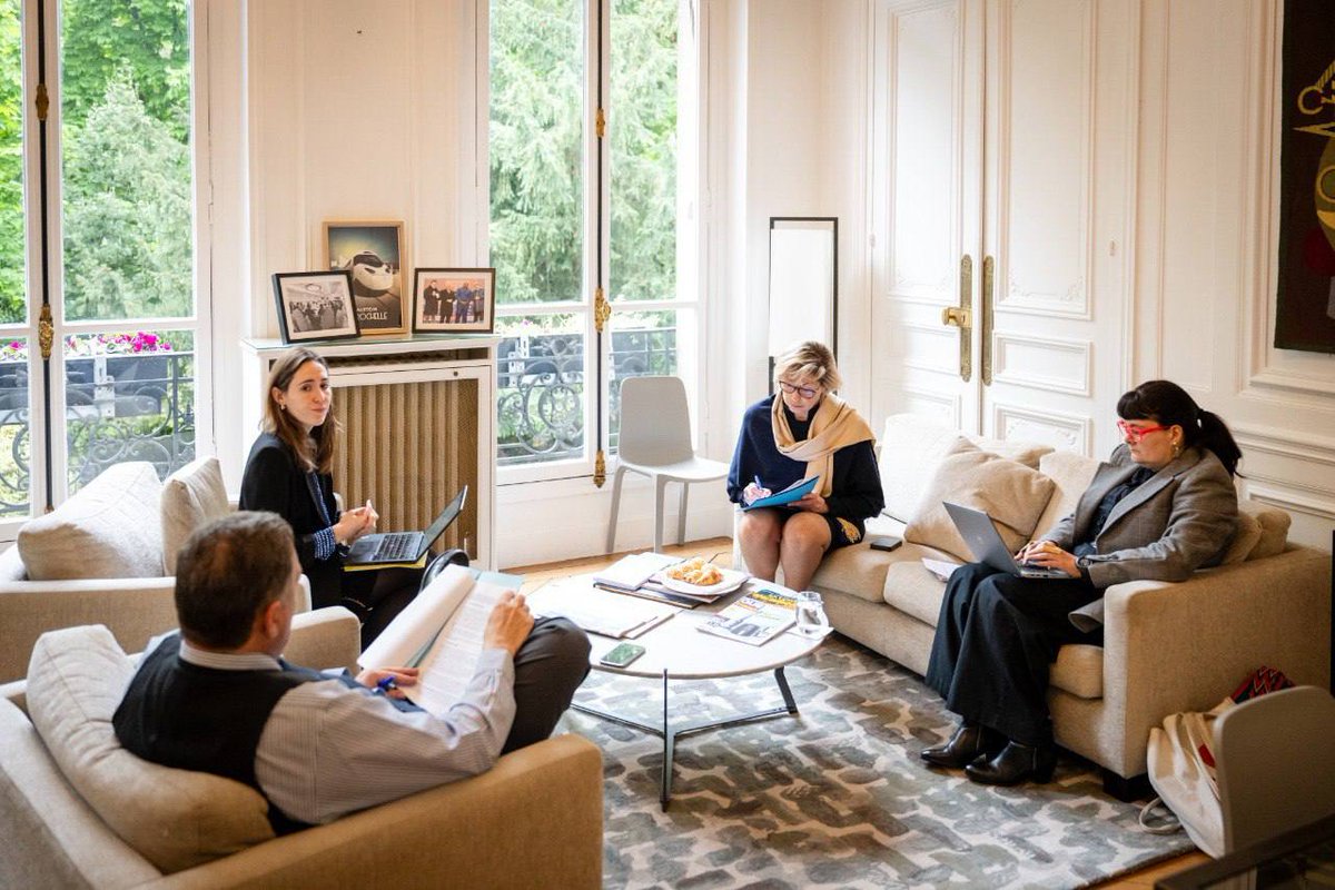 Echanges avec <a href="/PhilippeTabarot/">Philippe Tabarot</a>  sur les enjeux liés aux transports dans le tourisme.

🚆Développement du ferroviaire
 🌱Décarbonation
✈️ Connectivité aérienne

Le transport, pilier essentiel de l'expérience touristique, façonne l'attractivité et la durabilité de nos territoires.