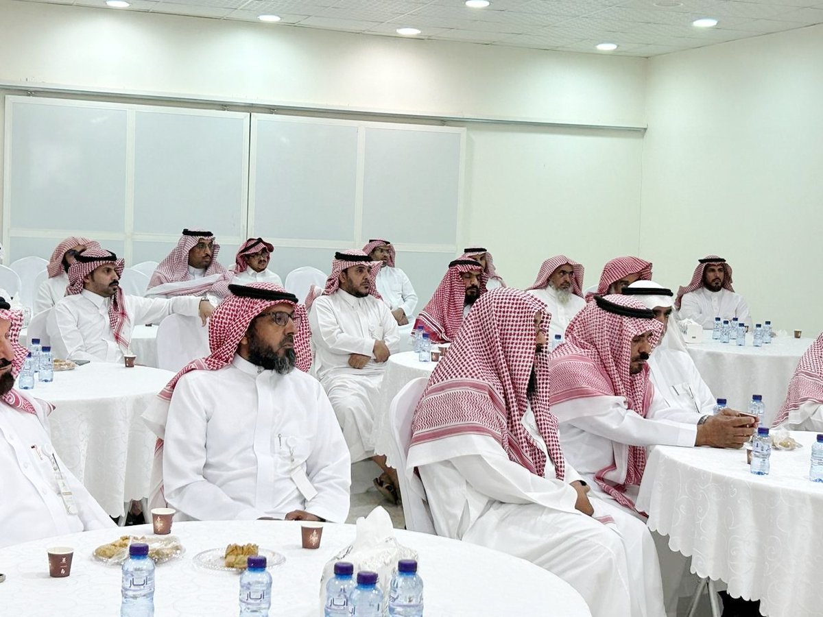 omr3921155's tweet photo. #اجتماع_الجمعيه_العموميه
#جمعية_عمر_بن_الخطاب_
#بالفويلق_القصيم
#الفويلق
@omr3921155 https://t.co/GO85KsDxKC