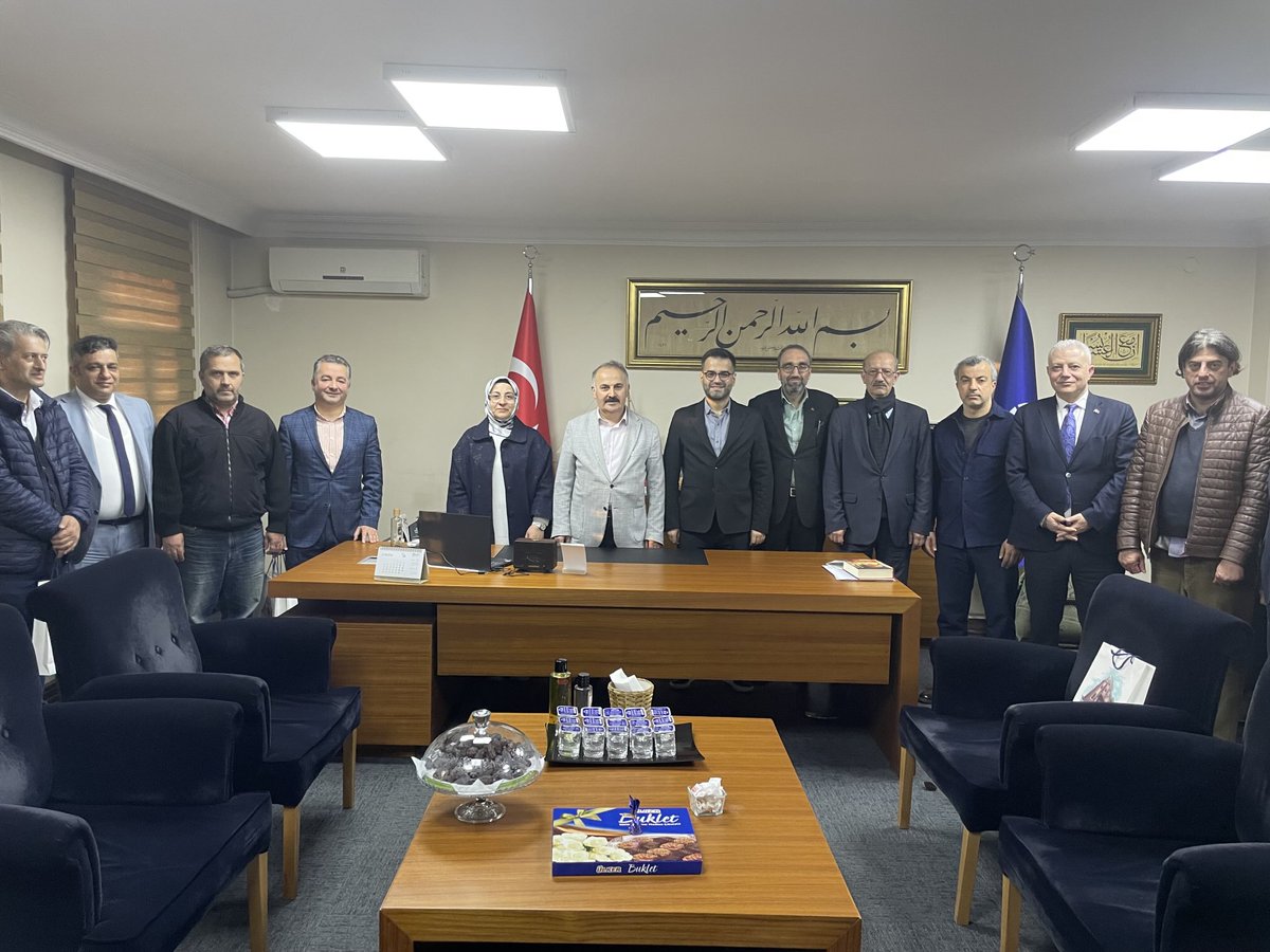 ⁦<a href="/EnsarVakfi/">Ensar Vakfı</a>⁩ genel merkezinde,

Ensar Vakıf mütevelli heyeti başkanı Dr. Şener Ağaç ve Ensar Vakfı Genel Müdürü Hüseyin Kader beyle bir araya geldik. 

Bizlere göstermiş oldukları ilgi alaka için kendilerine teşekkür ederim.