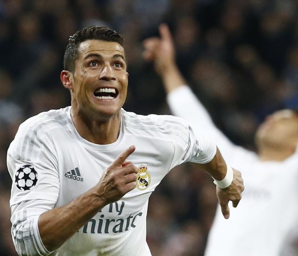 🚨🚨🚨🚨🚨 🚨🚨🚨🚨 تاريخي!!!

أصبح فينيسيوس أول لاعب في ريال مدريد يساهم في تسجيل +10 أهداف في أربع نسخ متتالية في دوري أبطال أوروبا منذ كريستيانو رونالدو في 2017/18م 😰😰😰