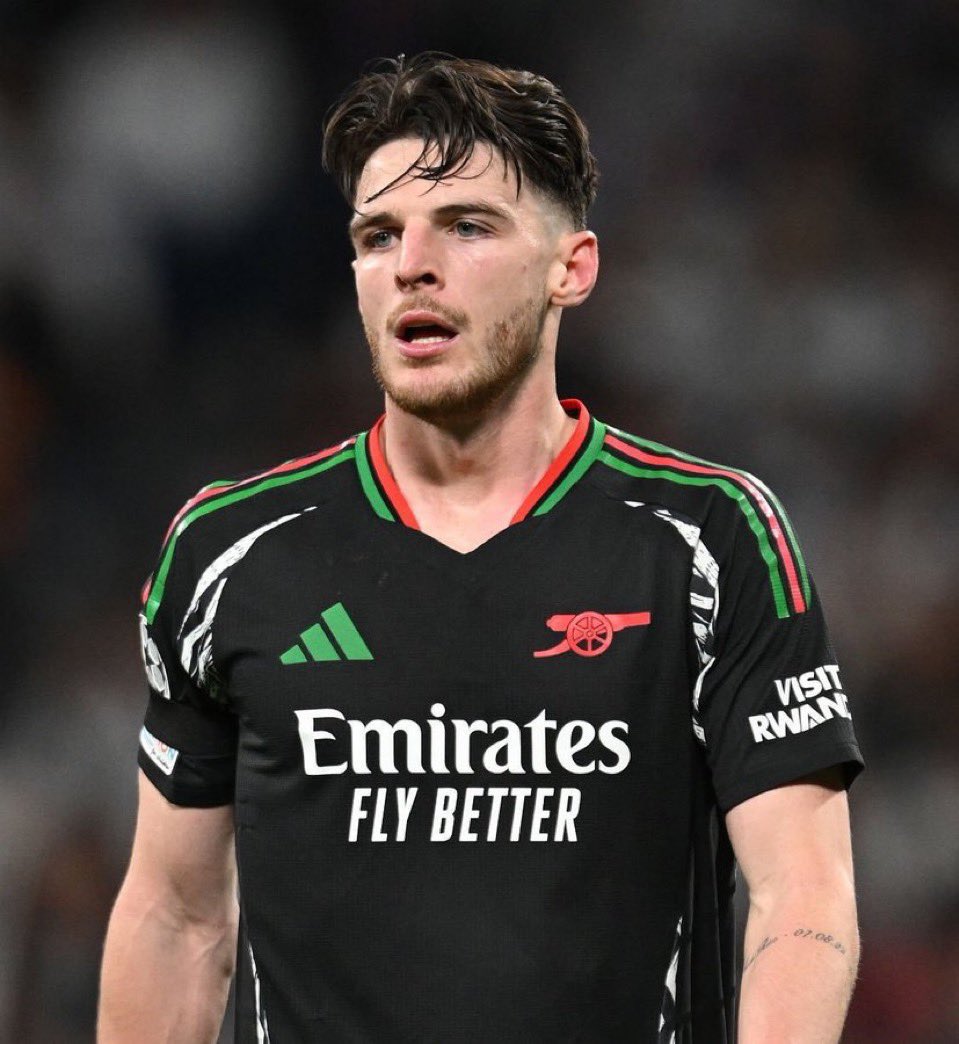 Approximately 71% of the Earth’s surface is covered in water. 

The rest is covered by Declan Rice.

World class.