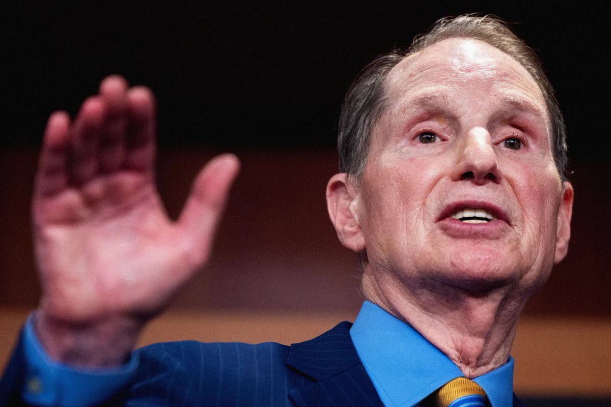 👀 Privacy from the US Gov? The Privacy Act was flawed from the start. It contains a number of exemptions for the disclosure of citizens' private information, including an exemption for "routine use" that became effectively carte blanche for federal...wired.com/story/democrat…