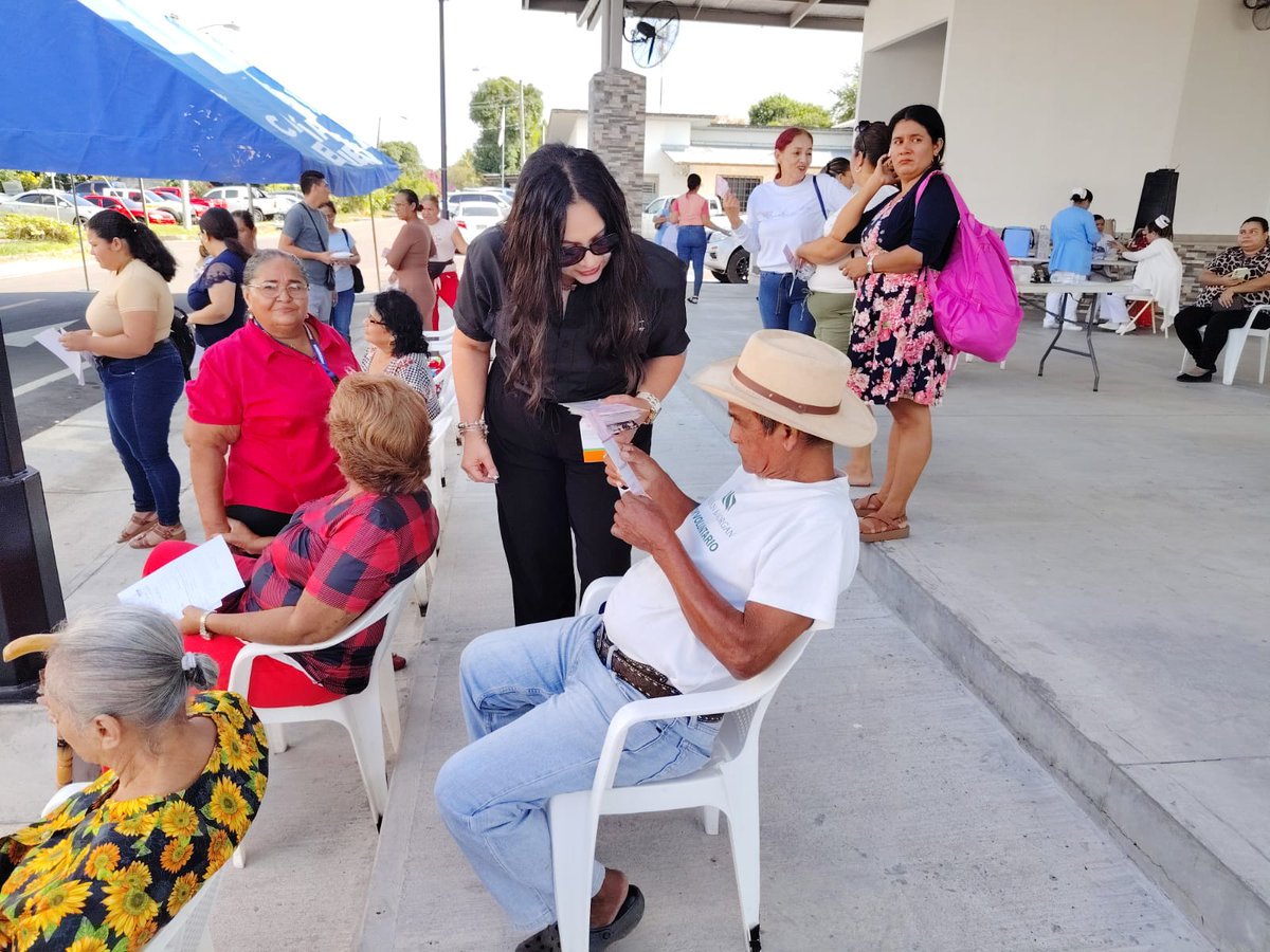Participamos de la Jornada “Amor sobre Ruedas” del Despacho de la Primera Dama, llevando, en esta ocasión, a la comunidad de Querévalo en Chiriquí, docencia, información sobre prevención y detección temprana, además de la entrega de bloqueadores solares.