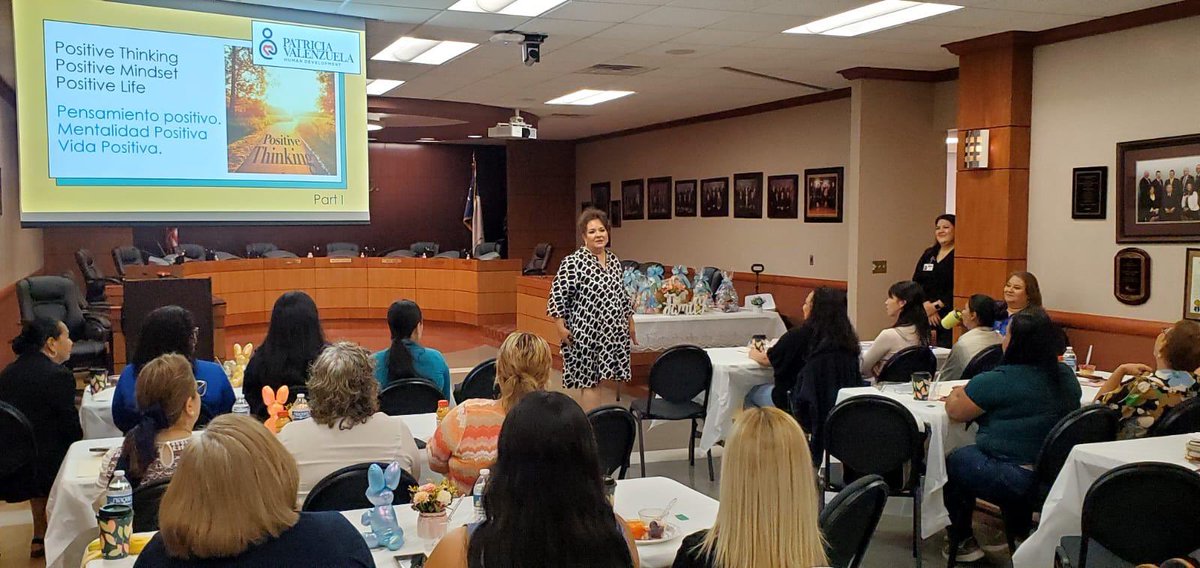 LFCISDFamEngage's tweet image. Great conversations & learning points during this morning's parental presentation. Thank you Mrs. Valenzuela for Part 1 of this valuable workshop series. #positivemindset @LosFresnosCISD @jmcdonough33