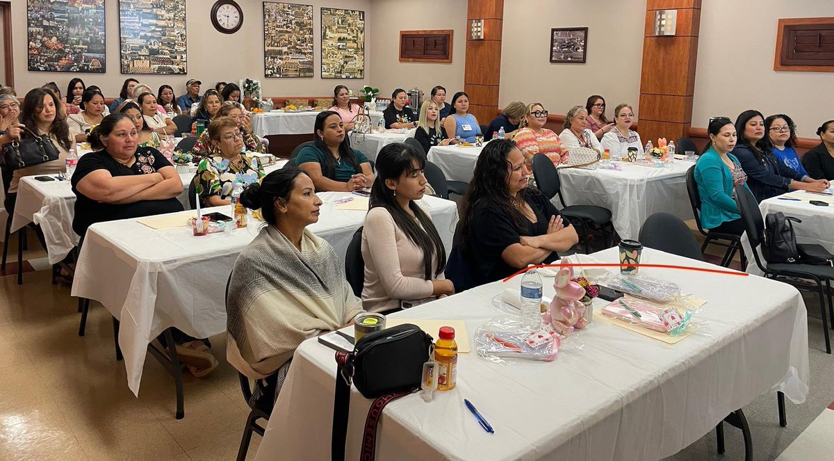 LFCISDFamEngage's tweet image. Great conversations & learning points during this morning's parental presentation. Thank you Mrs. Valenzuela for Part 1 of this valuable workshop series. #positivemindset @LosFresnosCISD @jmcdonough33