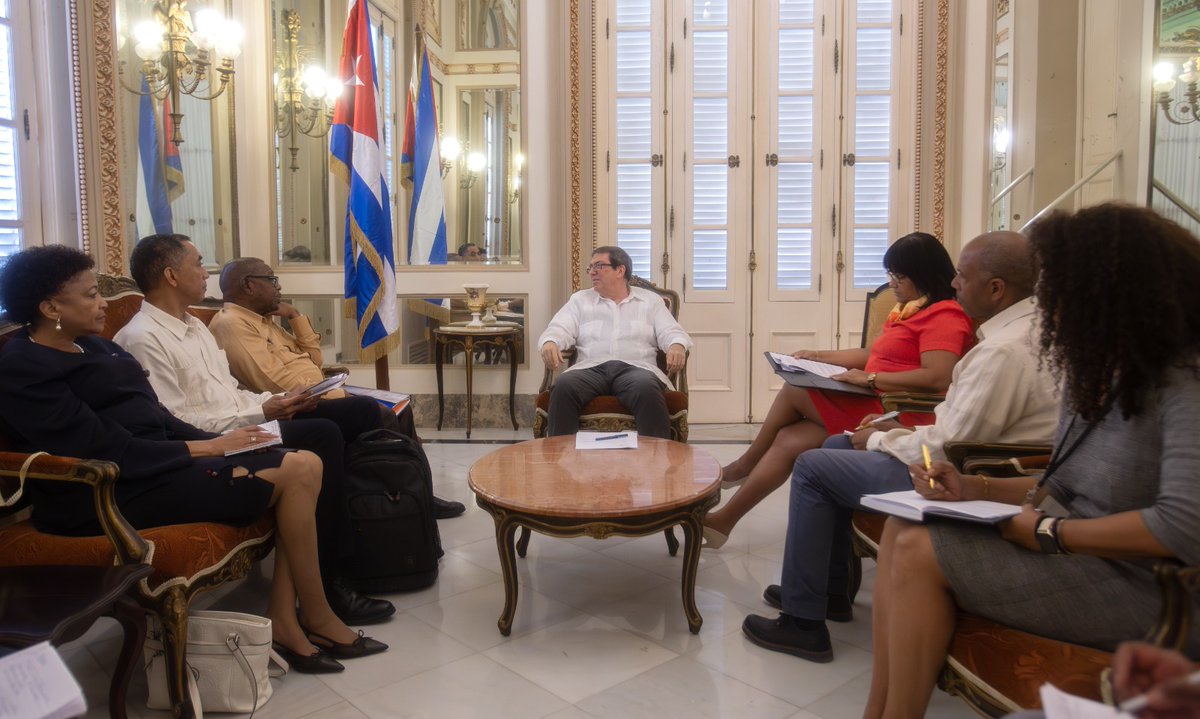 Me reuní con Blade Nzimande, Ministro de Ciencia, Tecnología e Innovación y Presidente del Partido Comunista de Sudáfrica, de visita oficial en #Cuba.

Destaqué nuestra voluntad de continuar fortaleciendo los vínculos de cooperación bilateral en diversas áreas.