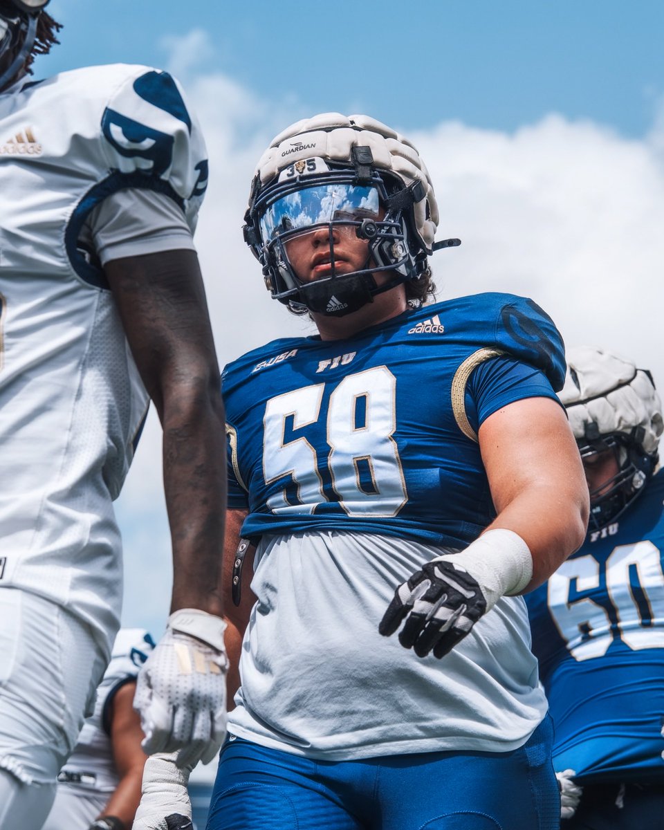 Thank you to FIU 🙌🏽 Officially entering the transfer portal ‼️

- 3 YEARS of eligibility 
-Height: 6’3 
-Weight: 305 lbs 
- Practice Film at C / LG / RG
-GPA: 3.3

DM’s are open

FILM COMING SOON ❗️❗️