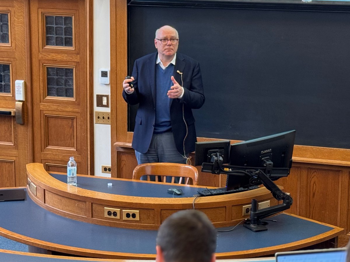yaleisp's tweet image. Thank you to @WWSchulz for a magnificent presentation on “Throw Things in the Air and See What Sticks: The EU’s Approach to Regulating Platforms and AI” at this week’s Law &amp;amp; Tech Talk!