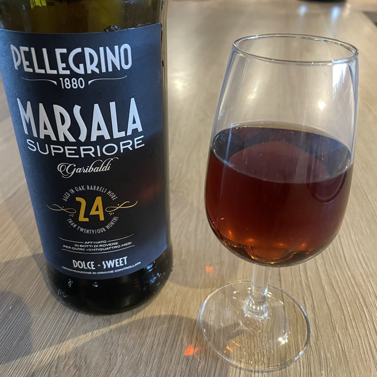 8 Wine Mates tweet media