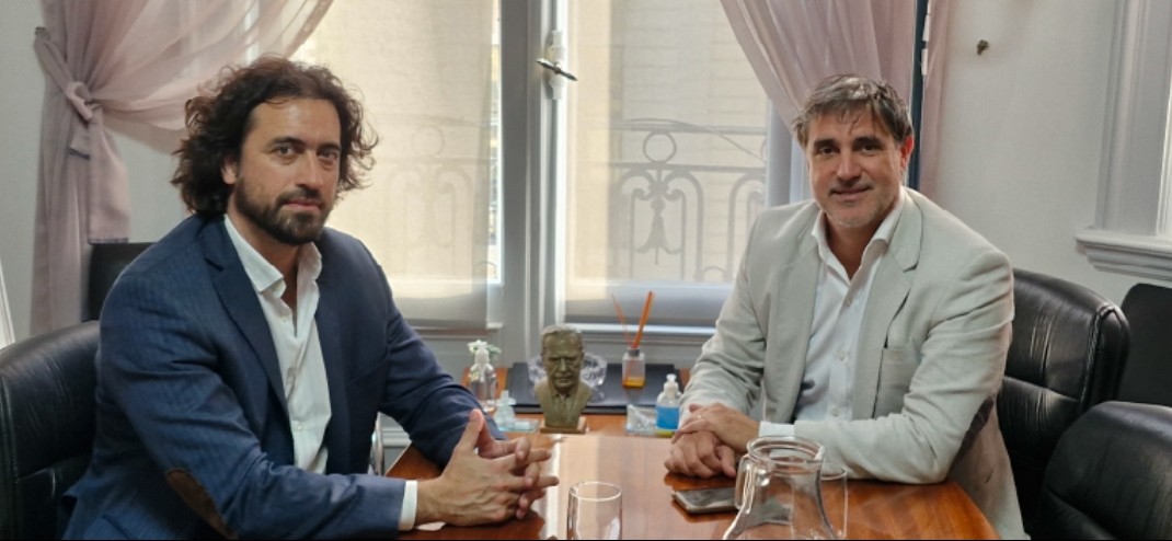 👥 El procurador penitenciario adjunto mantuvo una reunión con el secretario de Gestión Cultural de la provincia de Santa Fe. Conversaron sobre el proyecto LiberArte, cuya misión principal es acercar los distintos lenguajes artísticos a los detenidos. 
➡️ppn.gov.ar/index.php/inst…