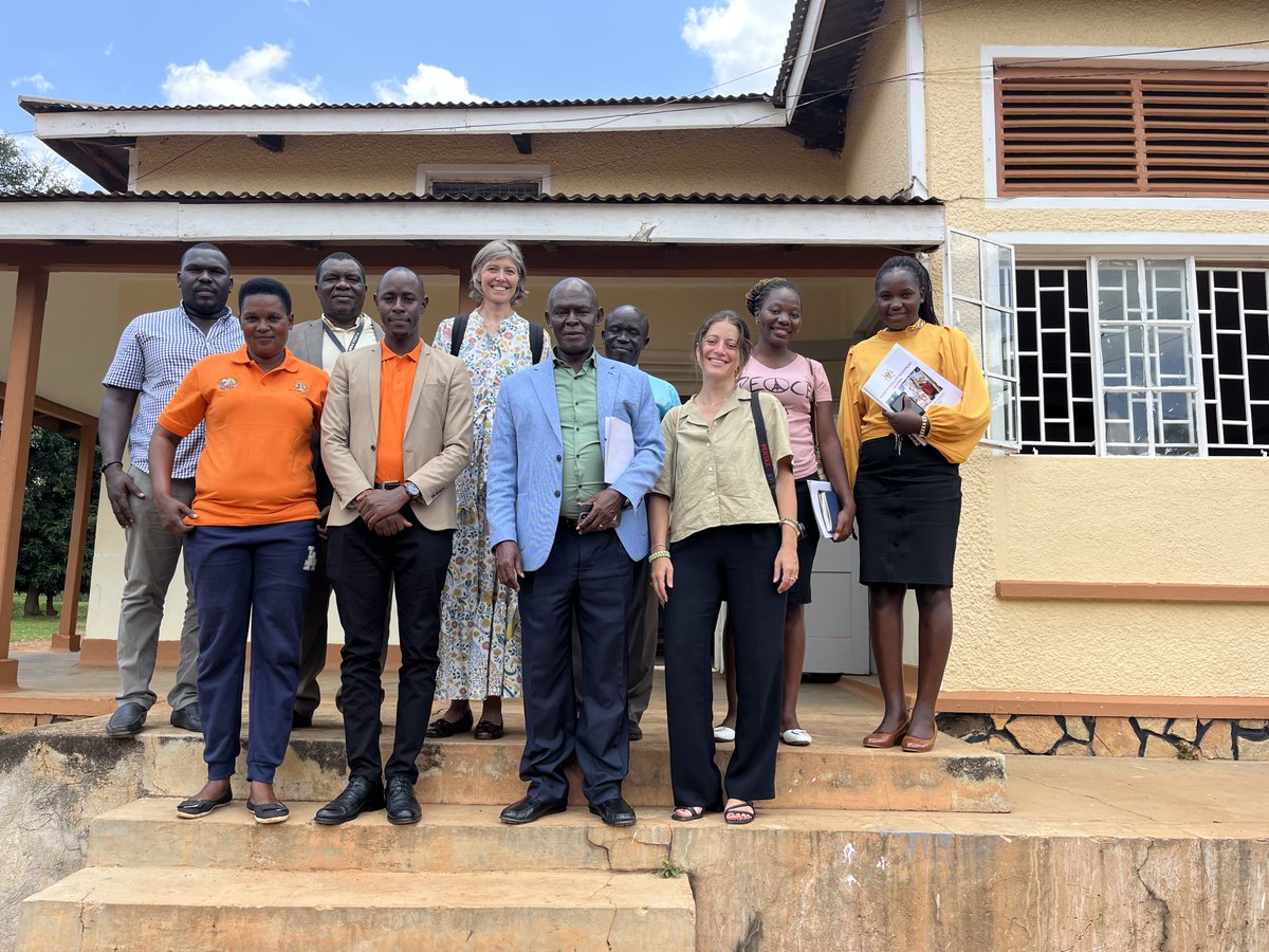 Global Centre for Climate Mobility (@gccmobility) on Twitter photo 🇺🇬 The <a href="/GccMobility/">Global Centre for Climate Mobility</a>, in collaboration with the <a href="/min_waterUg/">MINISTRY OF WATER AND ENVIRONMENT 🇺🇬</a> & the Ministry of Local Government, met with stakeholders in Nakasongola. The discussion focused on understanding local climate mobility dynamics & advancing the development of District Climate Change Action Plans. 🇺🇬 The <a href="/GccMobility/">Global Centre for Climate Mobility</a>, in collaboration with the <a href="/min_waterUg/">MINISTRY OF WATER AND ENVIRONMENT 🇺🇬</a> & the Ministry of Local Government, met with stakeholders in Nakasongola. The discussion focused on understanding local climate mobility dynamics & advancing the development of District Climate Change Action Plans.
