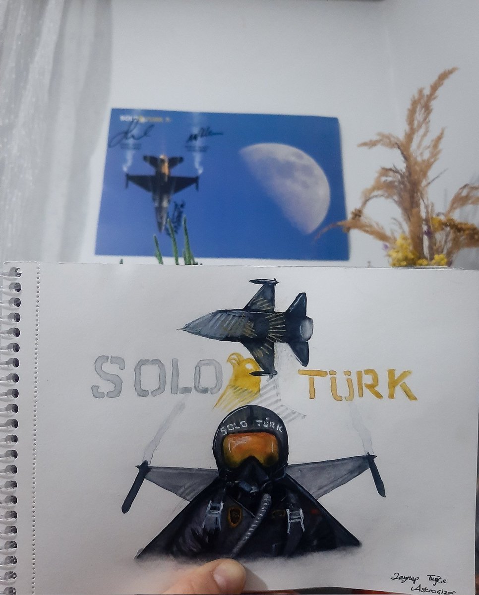 jupiteregitsem's tweet image. Bugün provayı beklerken başlamıştım yetiştiremem diye korkmuştum ama ertelenince hazır bu fırsat sonunda istediğim çizimi yaptım (hayalim tablosunu yapmaktı ama olsun) 😁