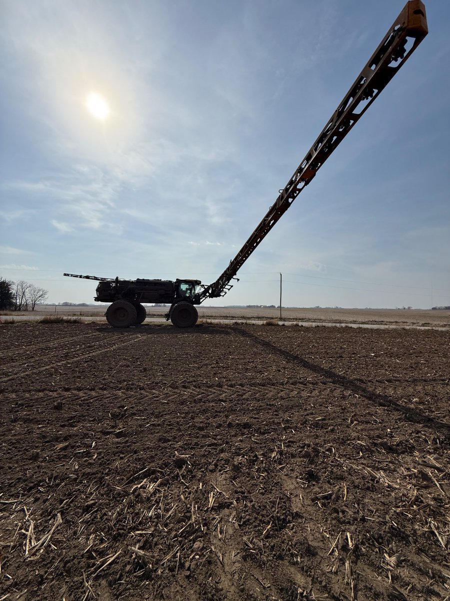 The nitrogen coated Hagie waiting on a load.