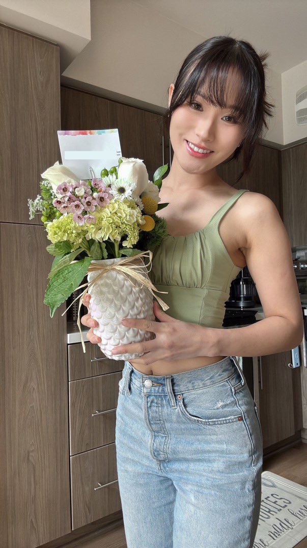 SendMeFlowers tweet media