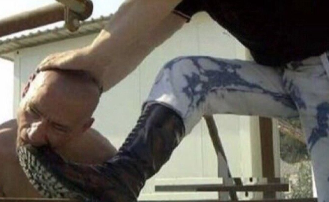 La baise entre skins, c'est pas pour les garçons fragiles ! 💪🍆💦🐷
Skinhead sex isn't for fragile boys!
#gayskinheads #gayskins #gabdsm #gaymaster #gayslave #gaysub #Dirtyminds #dirtymen #gaydirty #gaytrash #trashbiys #gaypigs #pigboys #gayfuck