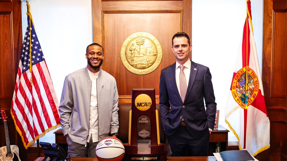 GatorsMBK's tweet image. great to be part of Gator Day at the state capital! 🐊