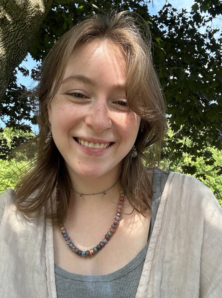 APRIL SERVICE SPOTLIGHT – This month we are featuring Beatrice Rogers, a junior at the University of Massachusetts, Amherst studying Holistic Health and Psychology. Beatrice is the President of the UMass Multidisciplinary Psychedelic Club (MPC). Find us on LinkedIn to learn more!