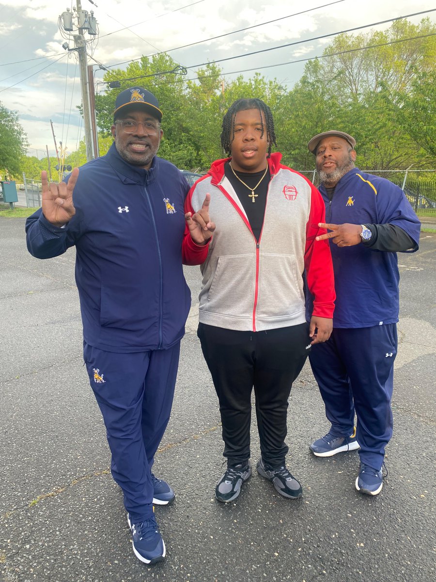 Had a great visit at JCSU! <a href="/CoachFlowers/">Coach Maurice Flowers</a> <a href="/bearthompsonkdt/">Coach Kevin Thompson</a>