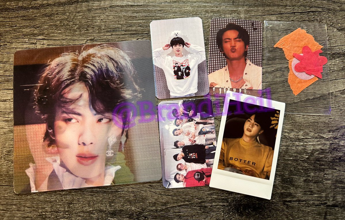 BrandiHeil's tweet photo. 💎JIN GIVEAWAY💎

💎MBF
💎RT/Like
💎1 winner-US/WW
💎1 entry per person 
💎Sent by stamped mail
💎Fan made lenticular &amp; PCs of Jin, official confetti from PTD LV
💎Post your country &amp; favorite concert photo of Jin 
💎Ends 4/23 12PM CST

#BTS #BTSGIVEAWAY https://t.co/0blGtZxR7O
