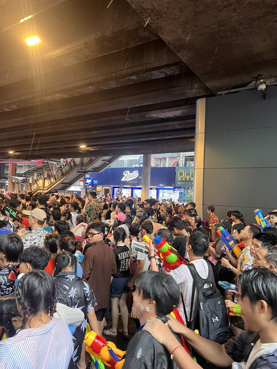 LightHzs's tweet image. 