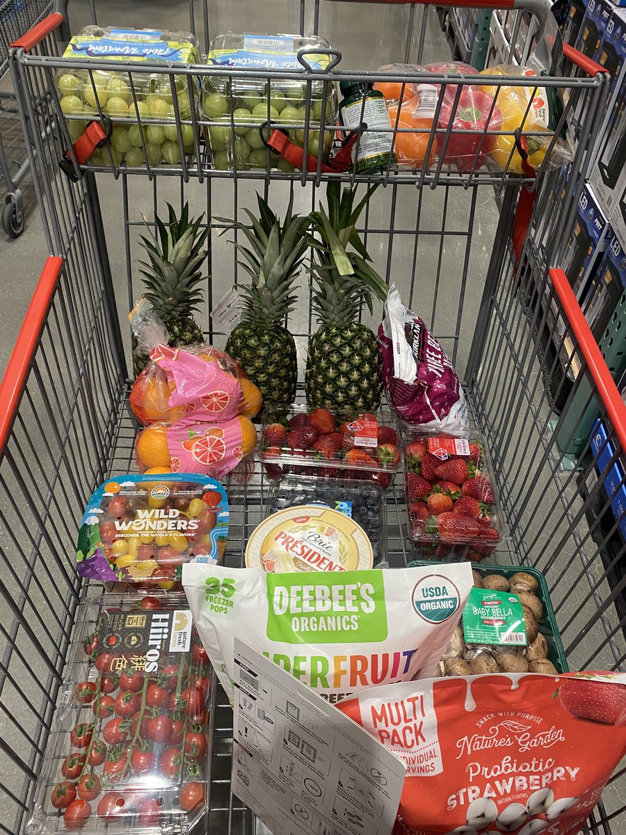Having access to healthy food is a blessing I wish for all.❤️😋
#cleaneating #fruit #veggies #healthiswealth