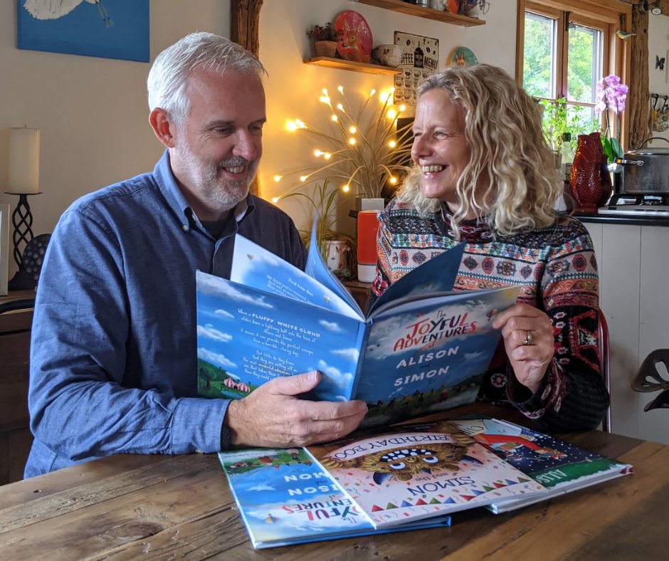 TickledMoon tweet media