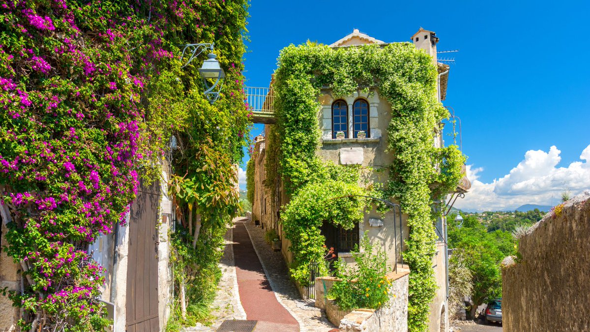Not too far from Nice, you will find yourself in St Paul de Vence with lovely  views over the Mediterranean 🌊 and a homely vibe that characterizes smaller French towns. The famous light of Southern France assures good photographs!  

📷 lukaszimilena/Adobe Stock

#ExploreFrance