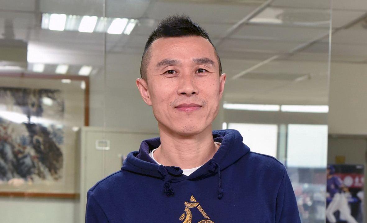 Sarah_G_Cook's tweet photo. Li Yanhe grew up in #China  but moved to Taiwan in 2009, where he started Gusa Press, publishing Chinese books and translations, incl. ones critical of the CCP. 

He returned home to see family in 2023. On March 26, he was sentenced to 3 yrs in prison. https://t.co/IuPkifczhz
