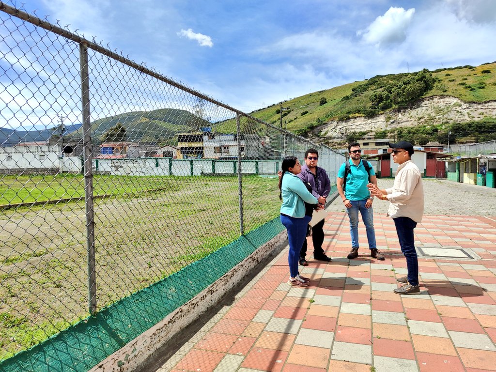 DeporteQuito's tweet photo. 🏟️ #DeporteQuito | Recorrimos las instalaciones de Liga Deportiva Parroquial Calacalí con el objetivo de analizar sus necesidades de intervención a la infraestructura para beneficiar a sus deportistas.

Con deporte y recreación, #QuitoRenace https://t.co/FLXReiiVok