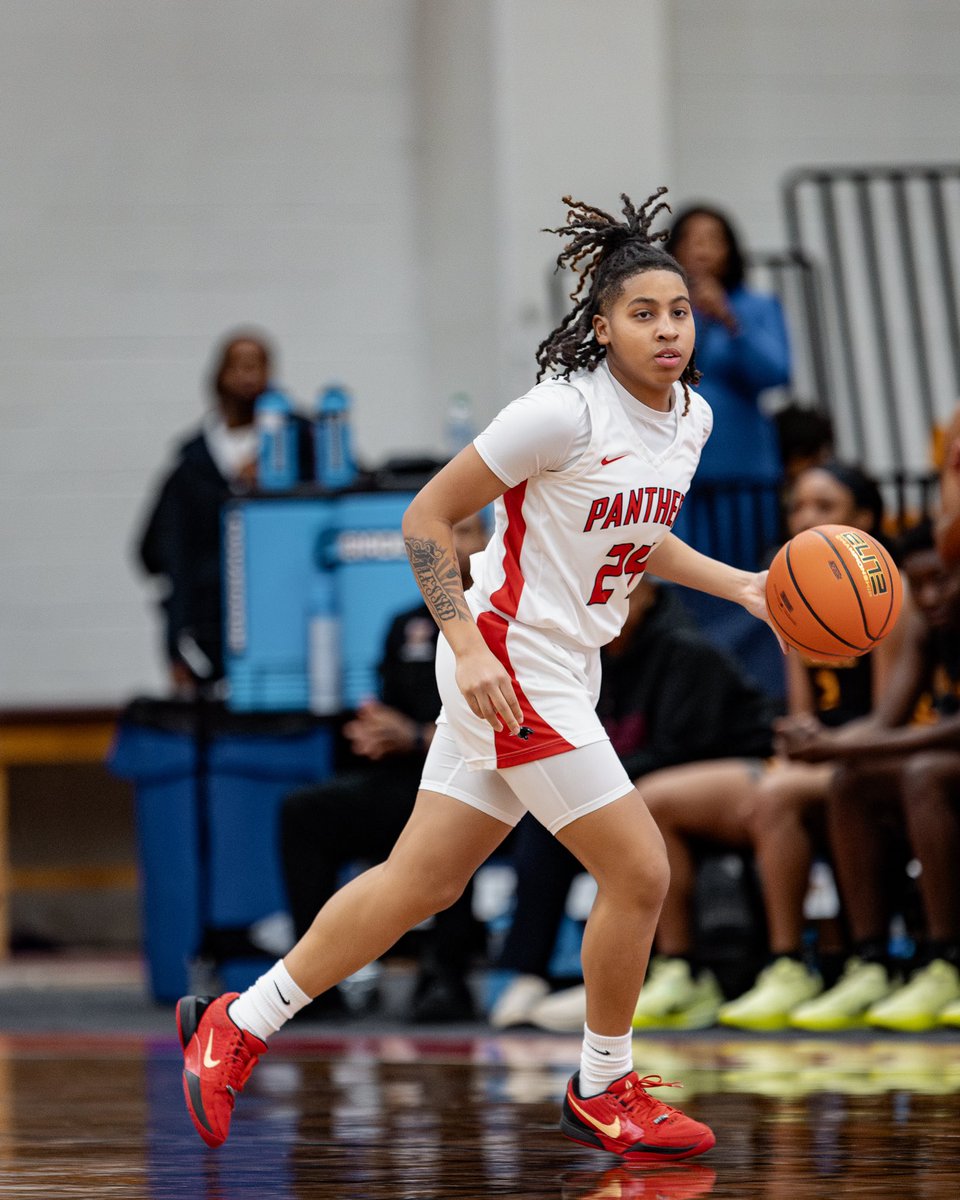 5’7 Transfer Guard - Brooklyn McKinley 
- Two years of eligibility left
- 3.52 GPA 
- Link to film ⬇️⬇️⬇️

youtu.be/9hbdGUwLDs4?si…