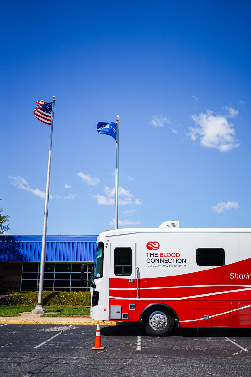 MSVehicles's tweet image. We love a good full-circle moment! Today, our team had the chance to give back with a blood drive hosted by The Blood Connection in one of their Matthews&apos; Bloodmobiles! It was amazing to see our crew donate and make an even bigger impact through the work we do! 💉💙