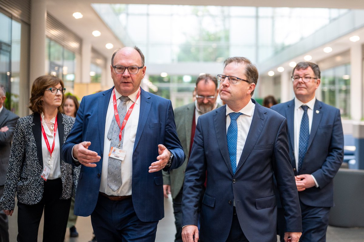 Professor Sir Ian Greer tweet media