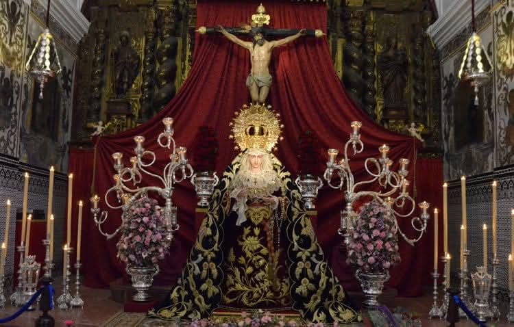 𝐈𝐍𝐅𝐎𝐑𝐌𝐀𝐂𝐈𝐎𝐍 | Mañana, Jueves Santo,  la Capilla permanecerá abierta de 11:00 a 14:00 horas para la visita a nuestros Sagrados Titulares.
