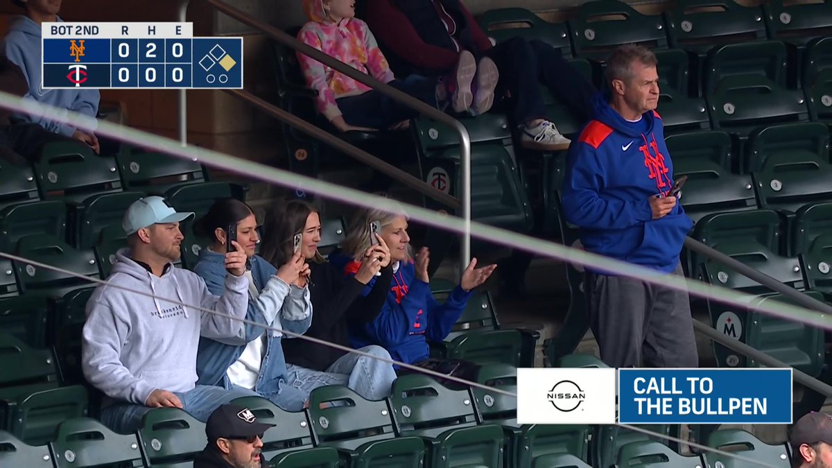 Justin Hagenman's family is in Minnesota for his MLB debut 💙🧡