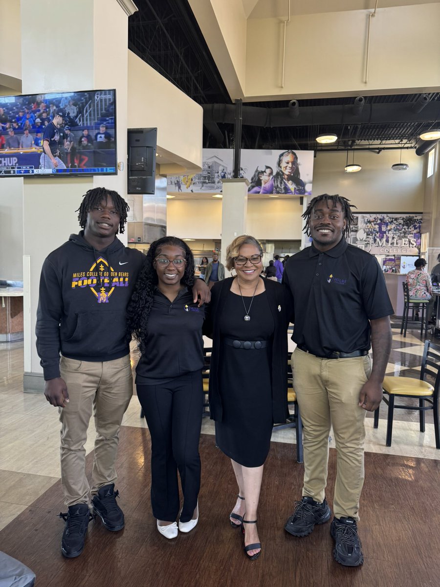 Bobbie Knight tweet media