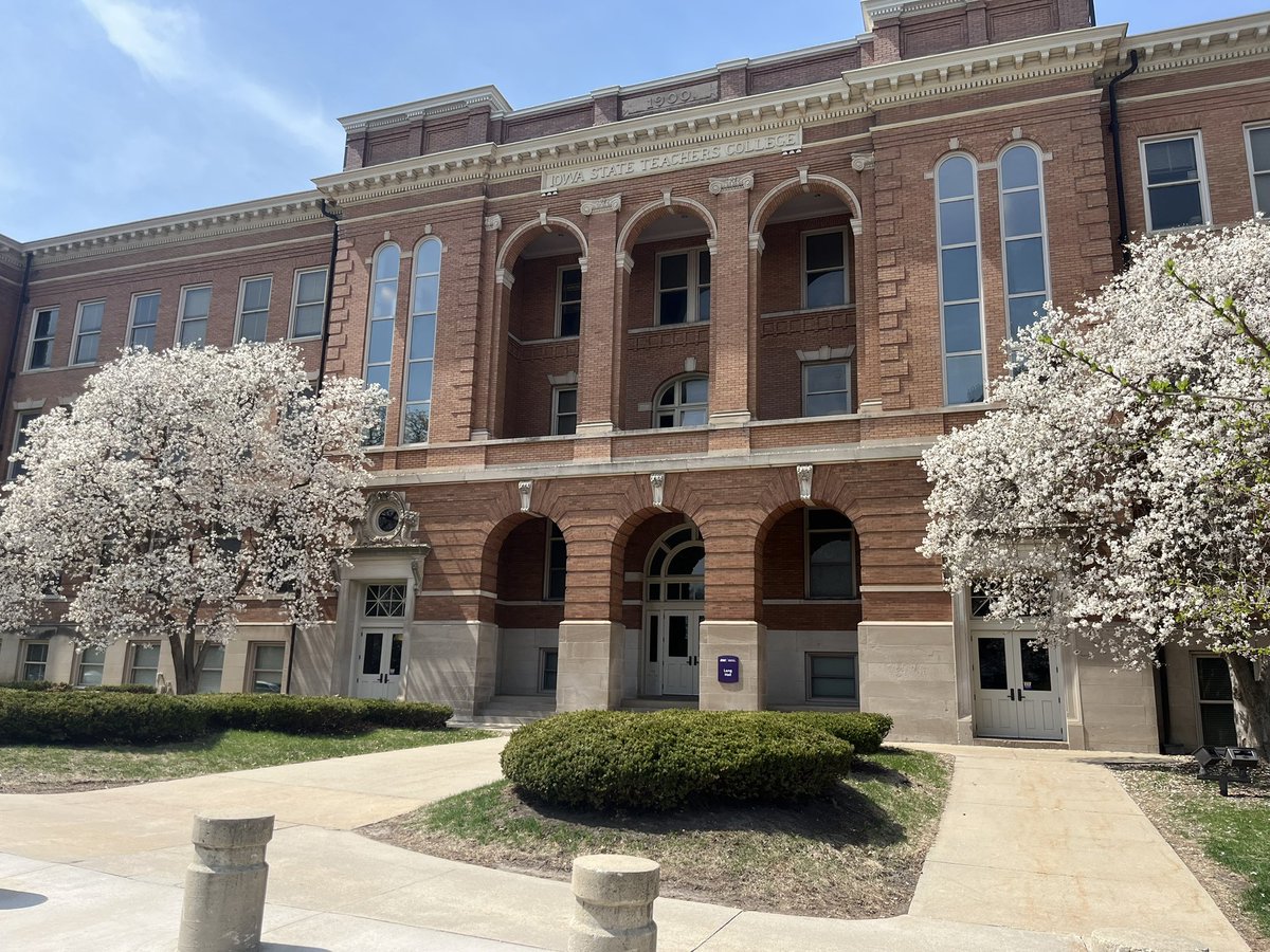 Beautiful day on the <a href="/northerniowa/">University of Northern Iowa</a> campus!!!