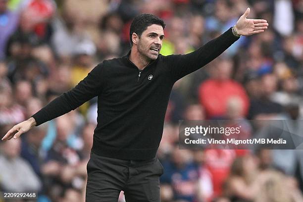 Arteta Urges Arsenal to Disregard Real Madrid Comeback Hype

READ MORE: t.ly/TxwDK

#UCL #RMAARS Richard Ofori  | twilight | vasquez | NAPO | Bellingham