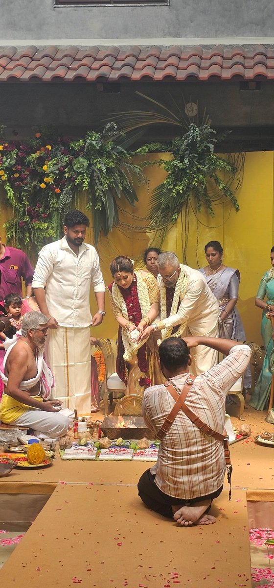 Happy married life da <a href="/Priyanka2804/">Priyanka Deshpande</a> 💐❤️