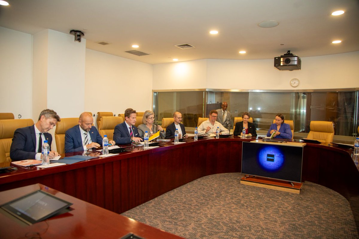 _AfricanUnion's tweet image. The Chairperson of the AU Commission, H.E. Mahmoud Ali Youssouf @ymahmoudali, held a meeting with the Nordic Ambassadors who paid him a working visit:- H.E. Sune Krogstrup (Denmark), H.E. Sinikka Antila Finland), H.E. Hans Henric Lundquist (Sweden), &amp;amp; H.E. Stian Christensen