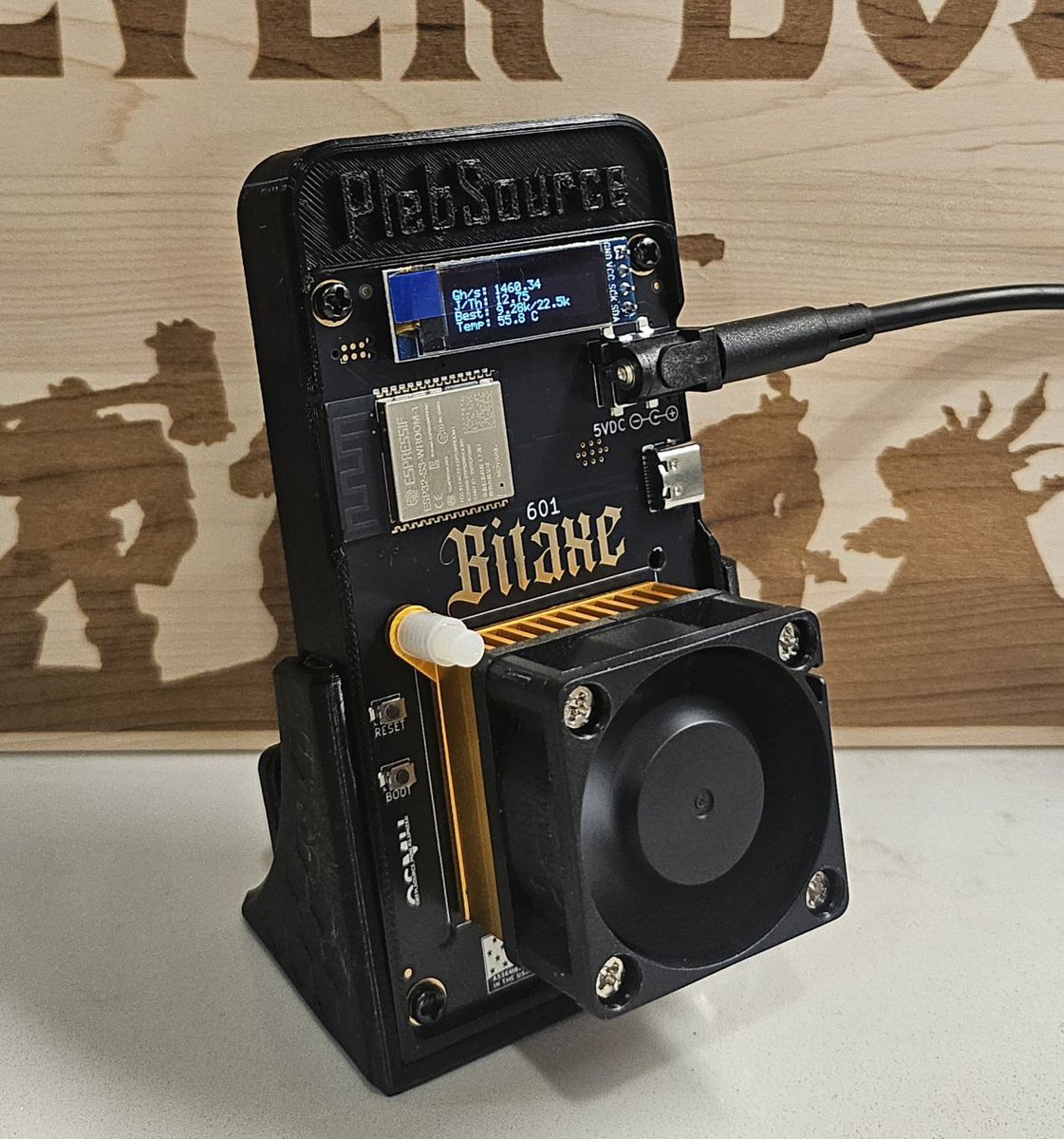 PlebSource's tweet image. Congratulations @Deason7986 on your schnazzy new NerdQaxe++!! 
We hope you enjoy ⛏️

🚨We also don't feel like posting it separately, so THIS POST IS ALSO A BITAXE GAMMA GIVEAWAY, COMPLETE WITH OUR NEW CASE FROM @CryptoCloaks🚨