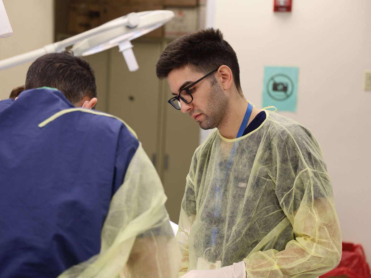 Check us out in the WISE Lab! As plastic surgery residents, we're honing our skills with world-class simulations and cadaver training. We're prepping to be leaders in the field. Excited for what's ahead! #WashUPlasticSurgery #WashUMedicine #WashUSurgery #WISELab
