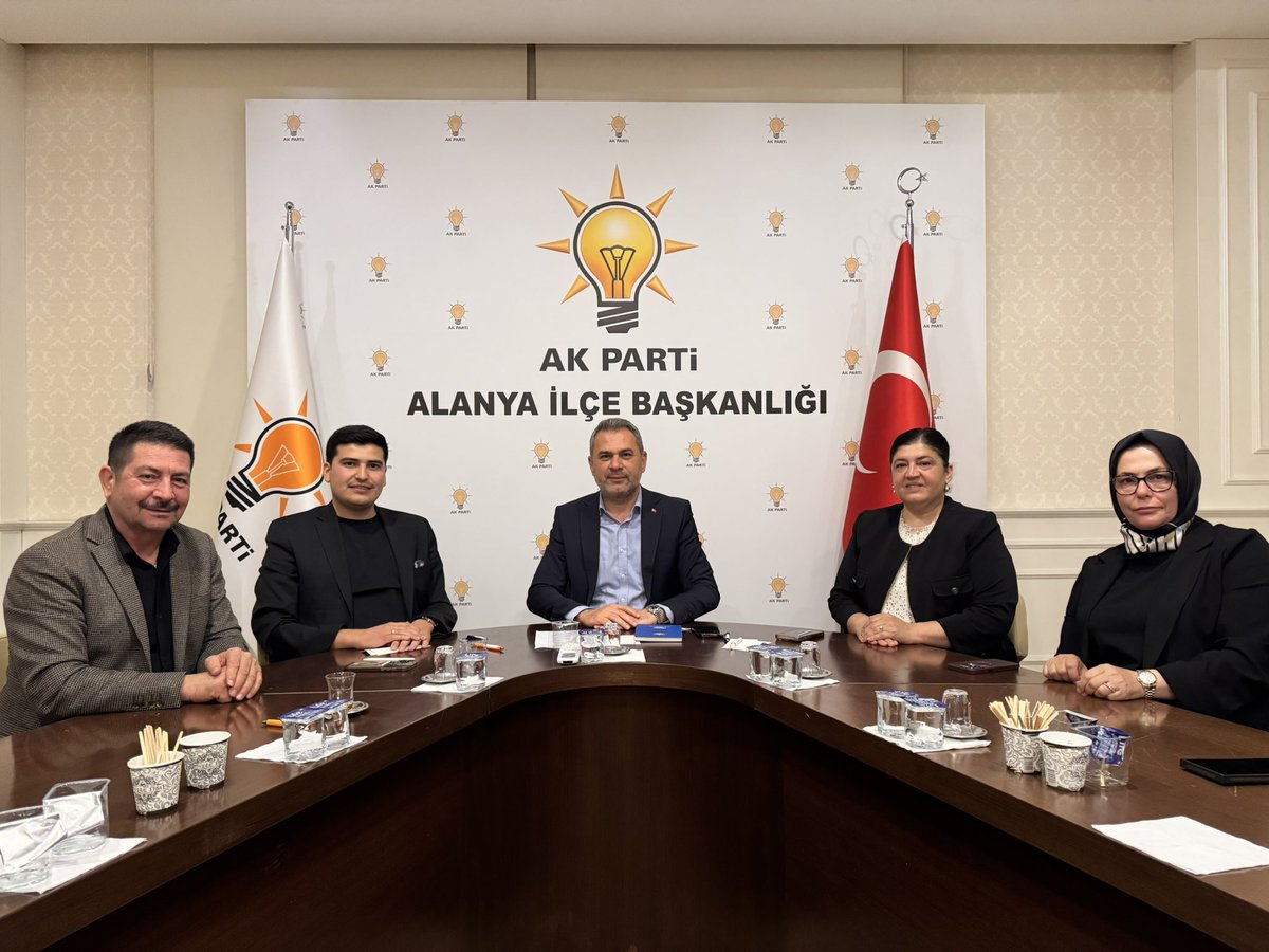 akpartialanya07's tweet photo. Haftalık Olağan Yönetim Kurulu toplantımızı İlçe Başkanımız Mehmet Şarani Tavlı Başkanlığında,Koordinatörlerimizden Mehmet Emin Atalay ve Ali Bayram Doğan ile Teşkilat binamızda gerçekleştirdik.

Toplantımız hayırlara vesile olsun.

@alicetin_07 
@mehmetsarani https://t.co/1nO58qhb4c