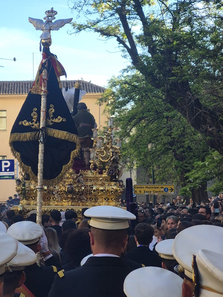 bandagranpoder's tweet image. [19:30] Calle Maestro Luis de Granada @hdad_rosariogr 
🎼 Al Compás del Barro