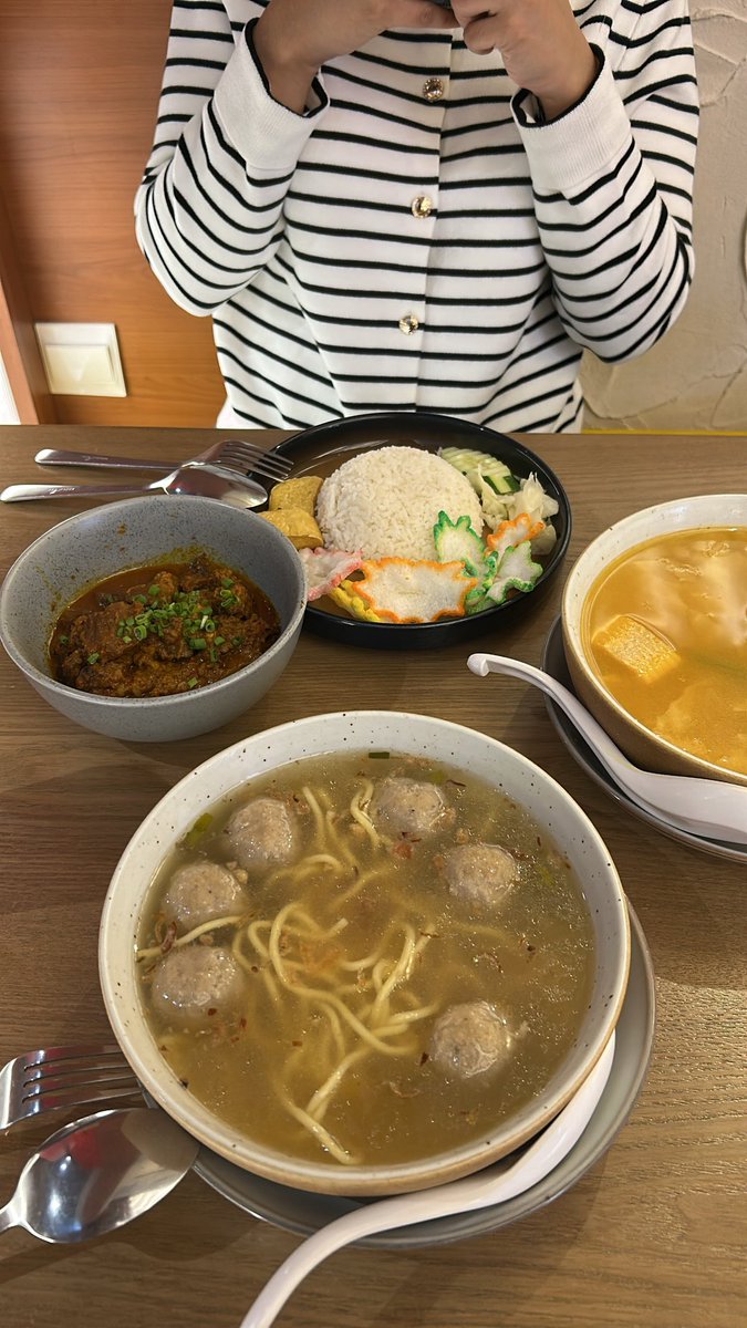 izzatijatt's tweet photo. good food good company ❤️ https://t.co/Y5N3OQjz8d