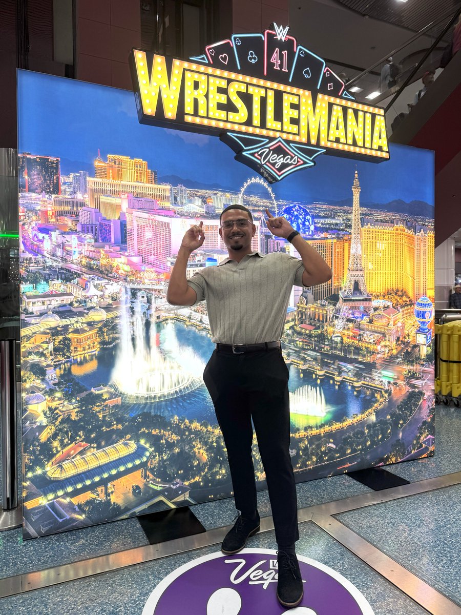 🤳🏽Hit your best wrestling moves at one of these <a href="/WWE/">WWE</a> #WrestleMania displays! Find these in T1 and T3 after baggage claim. Tag us in your selfies! #wwewrestlemania #lasvegas #travel #lasairport
