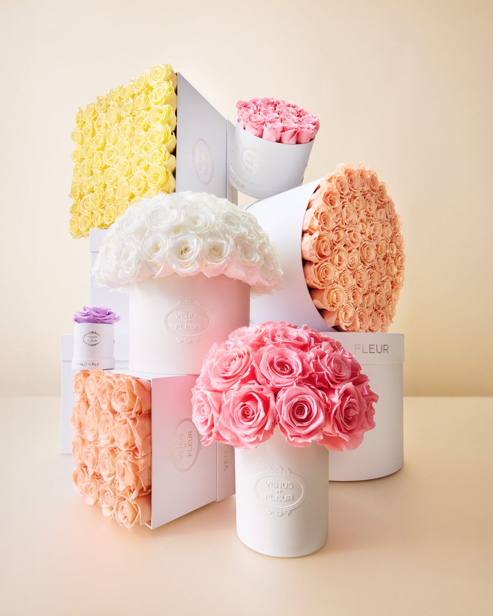 Bloom into our Spring Eternity® Roses, handpicked in Ecuador and meticulously crafted by our artisans. A striking detail that will surely brighten the day. #VenusetFleur