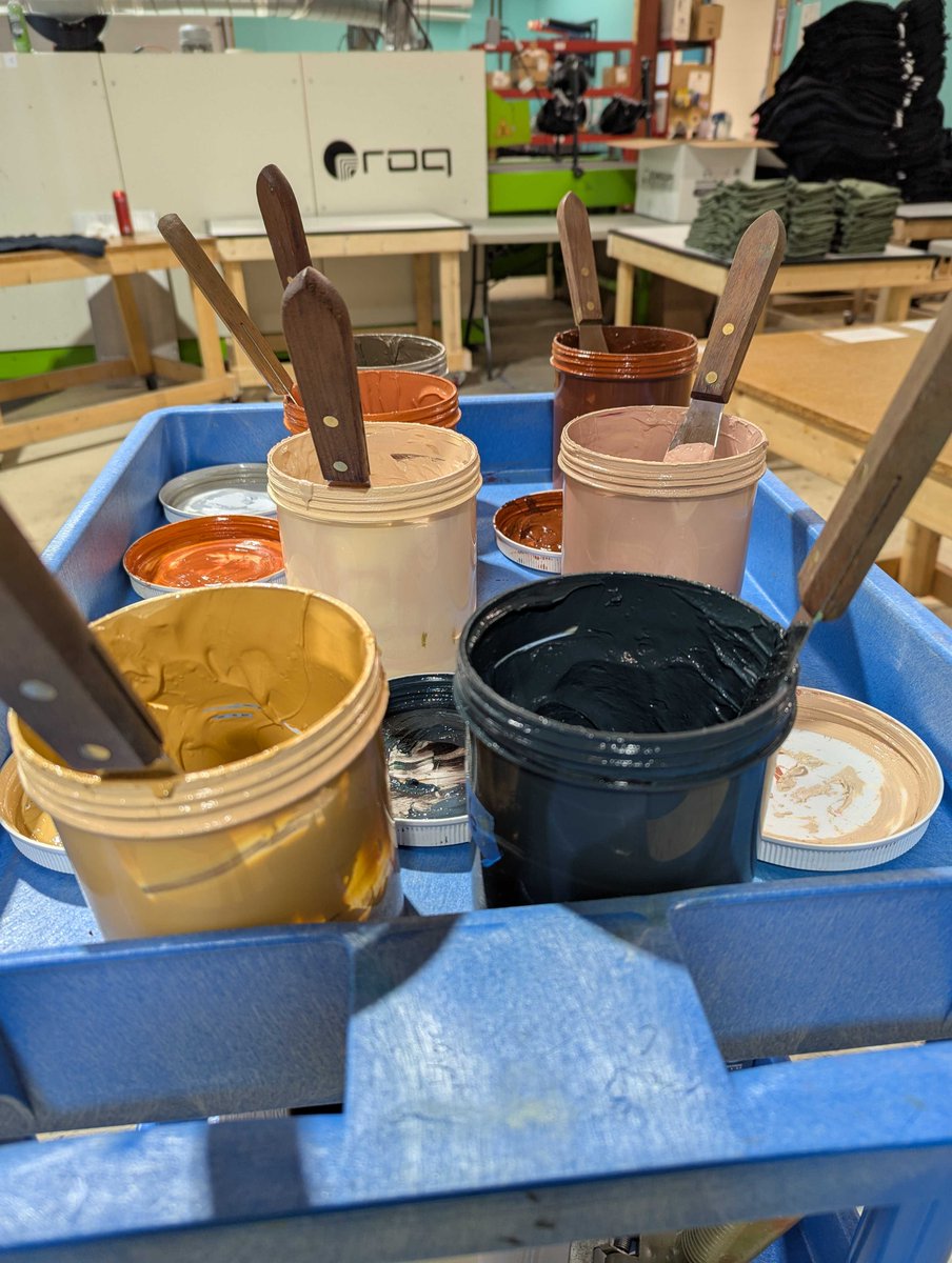 soundscapemerch's tweet image. Don't underestimate the the timeless abilities that blacks, tans and brown can have. New T-shirts for The Spoke. 🚲

#screenprinters #screenprintingshop #screenprintedtees