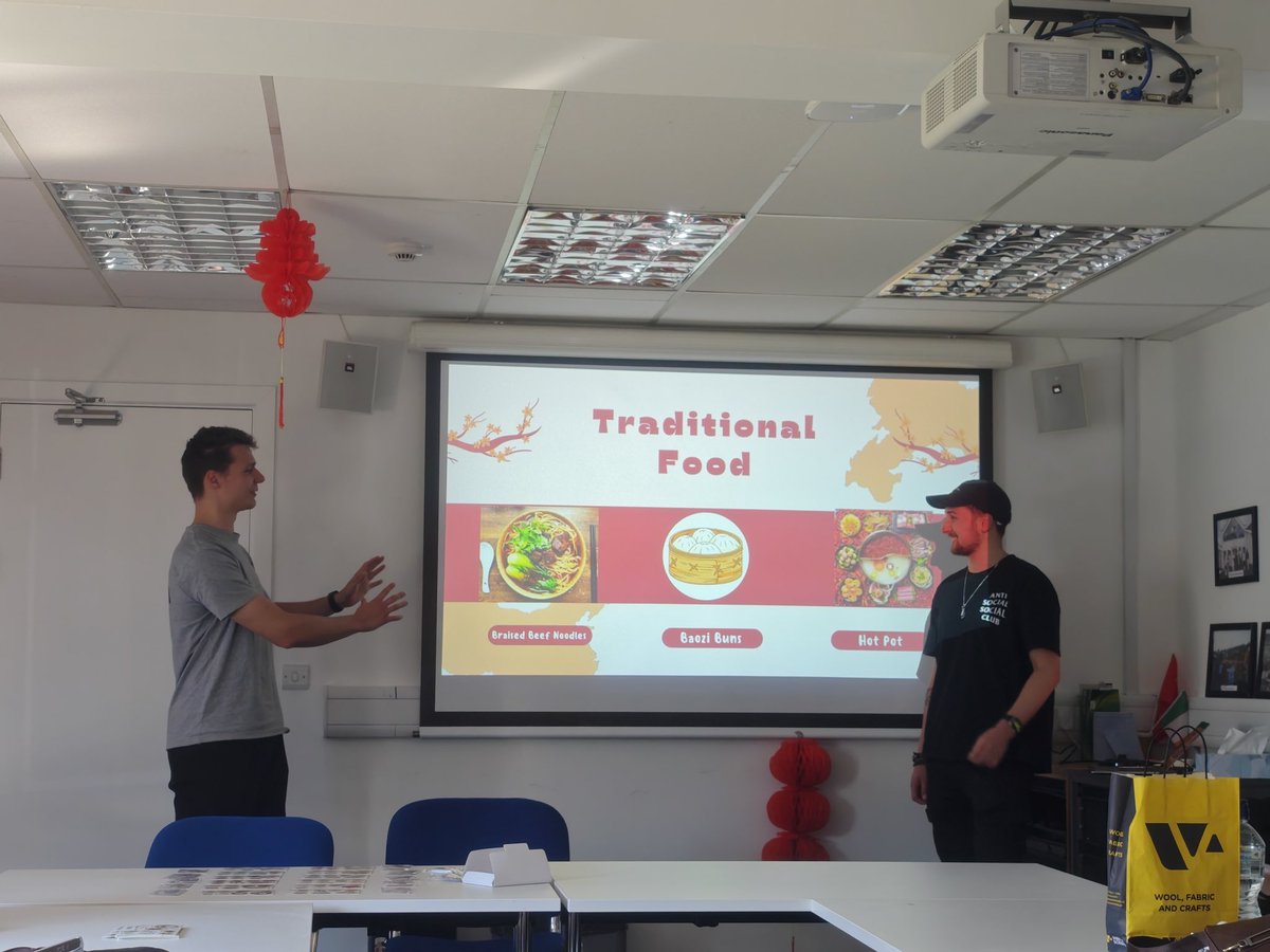 During Cork’s 8-day Lifelong Learning Festival, UCC CI hosted a vibrant series of Chinese cultural workshops—calligraphy, dumplings, tea, paper cutting, opera masks &amp; more! A true celebration of lifelong learning and cross-cultural connection. 🖌🥟🫖
#CorkLifelongLearning