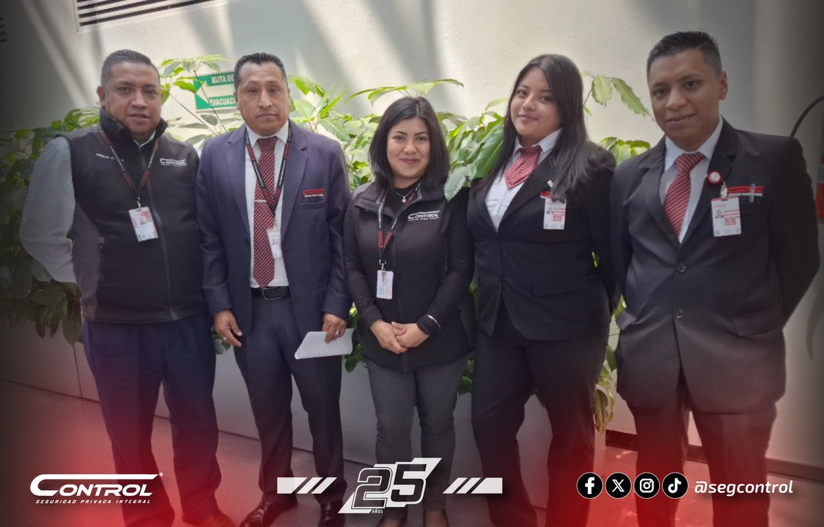 segcontrol's tweet image. 🚐👮‍♂️ ¡En Control Seguridad, estamos donde está nuestro equipo!

Con las #RutasControl, visitamos a nuestros guardias en sus puntos de servicio para escucharlos, apoyarlos y reconocer su gran labor. 💼✨

#GuardiasControl #25añosencontrol🎖 #VamosConTodo #ControlSeguridad