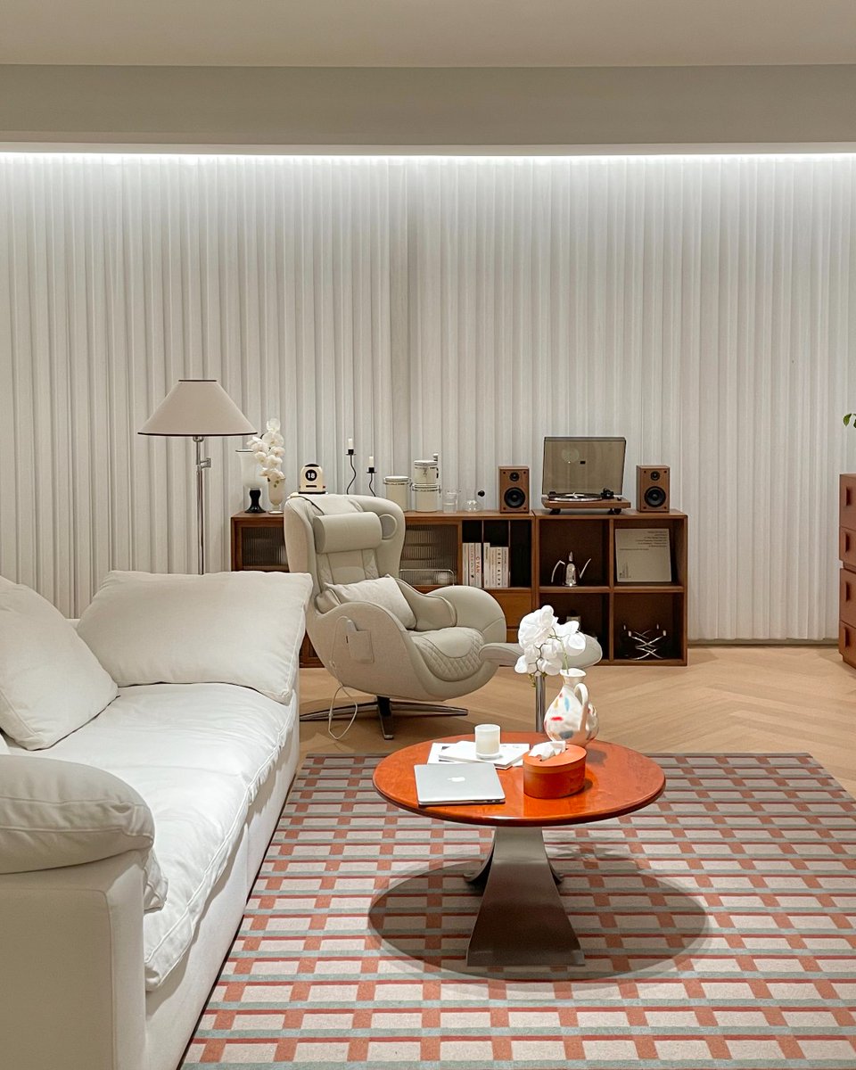 Nouhaus tweet media